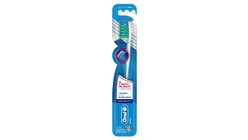 Oral-B Pro-Health 7 Benefits, Manual Toothbrush (Medium) 1pc
