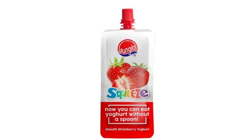 Sunglo Squeeze Yoghurt Strawberry 120g