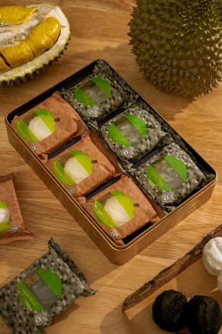 DurianMan - Musang King/ Black Thorn Durian Snowy Mooncake 6pcs Approx. 360g