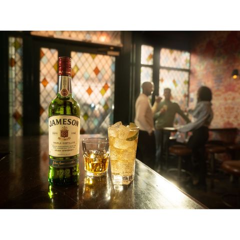 Jameson Irish Whiskey 700ml (The new and old packaging will be shipped out randomly)