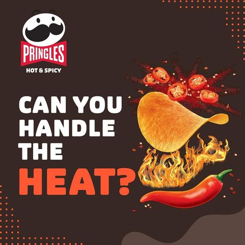 Pringles Hot & Spicy Potato Chips 102g