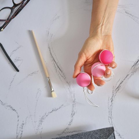 Intimina Laselle Kit (Pelvic Floor Muscle Training) 1 Set (Specifically designed to strengthen pelvic floor muscles, enhancing muscle control)