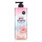On: The Body Body Wash - Blooming Cherry Blossom 900g