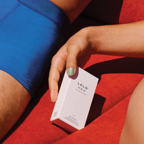 Lelo Hex Condoms Original Standard Size 12 Pieces (Ultra-thin condoms, sublime sensation and flawless fit, inner ribbing enhances grip)