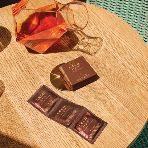 Lelo Hex Condoms Respect XL (Large Size 58 mm / 2.28 in) 3 Pieces (Ultra-thin condoms, sublime sensation and flawless fit, inner ribbing enhances grip)