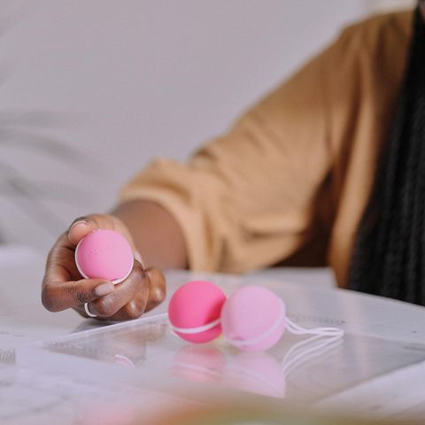 Intimina Laselle Kit (Pelvic Floor Muscle Training) 1 Set (Specifically designed to strengthen pelvic floor muscles, enhancing muscle control)