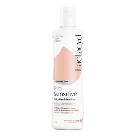Lactacyd Pro Sensitive Feminine Wash Cleanser Soothing Gentle Balancing 250ml