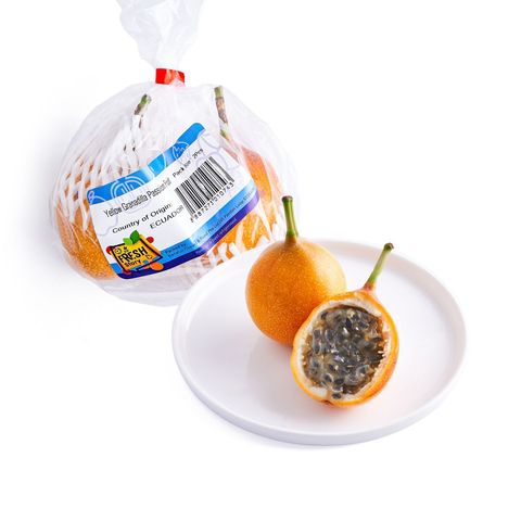 brightfarms Yellow Granadilla Passion Fruits (Ecuador) 2 Pieces