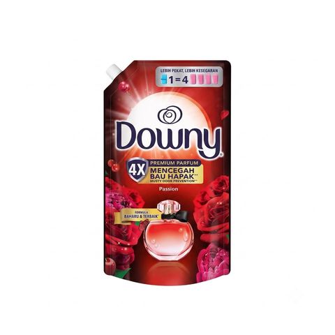 Downy Premium Parfum Passion Concentrate Fabric Softener Refill 1.35L