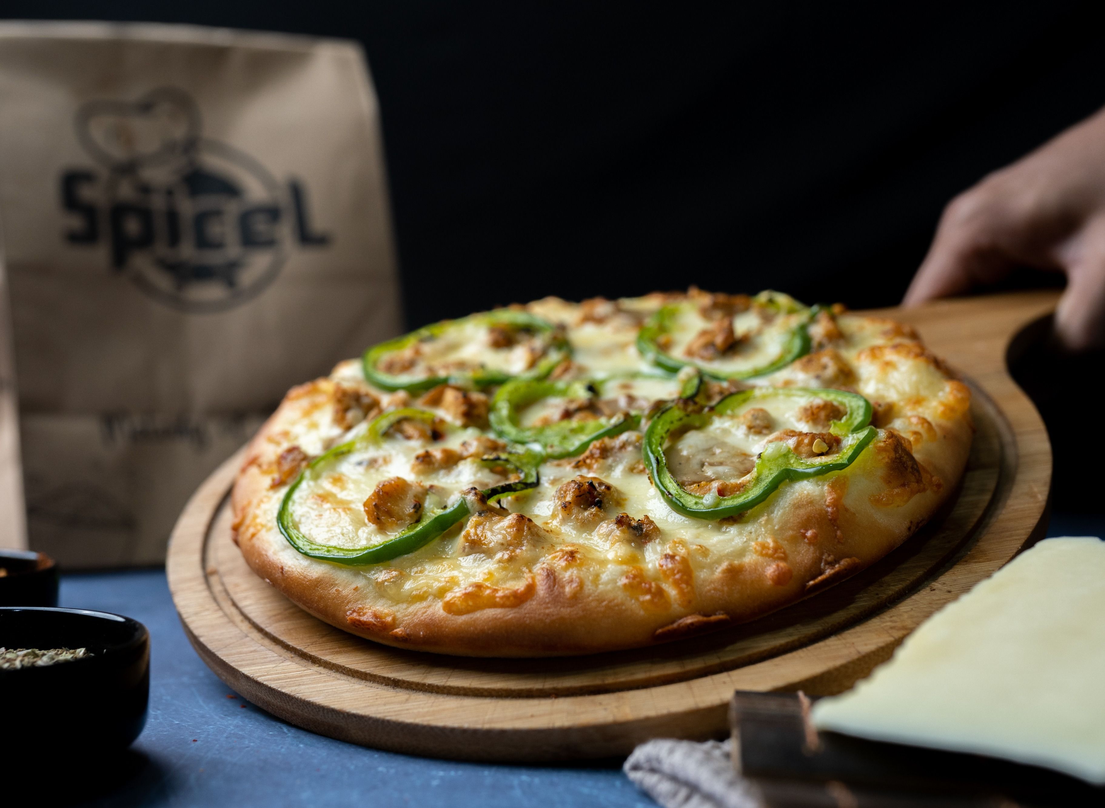 Alfredo Fusion Pizza · 12"