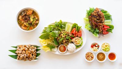 ຮ້ານອາຫານ ຫ້ວຍຊາຍວິວ