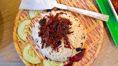 ရွှေဘိုသူ မြန်မာထမင်းဆိုင်