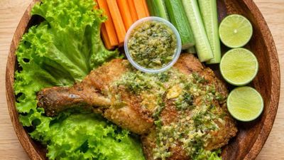 Indo Kitchen ငရုတ်သီးထောင်းကြက်ကြော်