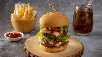 Golden Crunch Juice & Burger