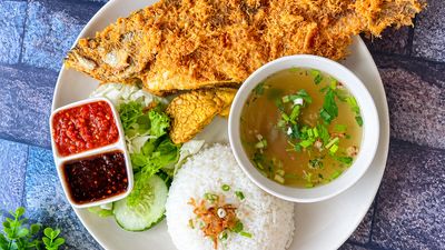 Ayam Penyet Dayang Bay