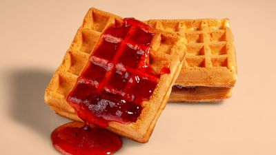 WAFFLE DAN SATE IKAN LOKCING (RUMBIA 85)