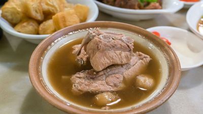 一鼎香瓦煲肉骨茶Bah Kut teh (Rahang Food Court)