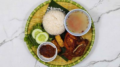 Nasi Campur Dan Berbagai (Jasin)