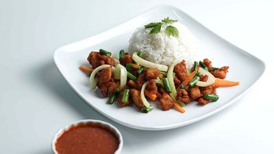 Mat Rock Special Ayam Goreng Kunyit Foodtruck (Swiss Garden Residences)
