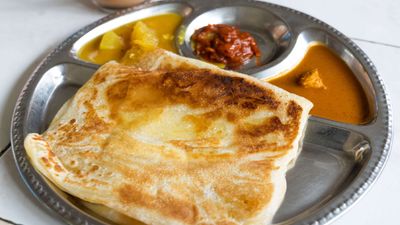 Angah Macha Roti Canai (Lorong Cendana)