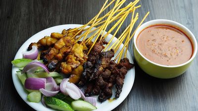 Nasi Kerabu n Satay (Bitehub)