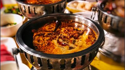 THE HOTPOT LOUNGE