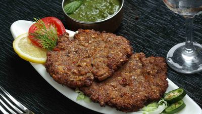 Sheikh Akram K Mashhoor Peshawari Chapli Kabab