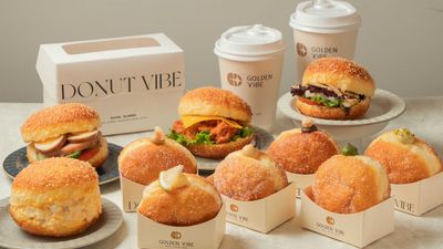 GOLDEN VIBE 甜甜圈·咖啡